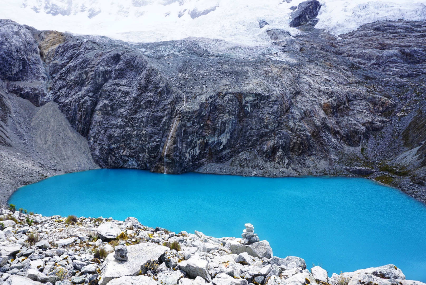 The turquoise water of Laguna 69 is stunning!