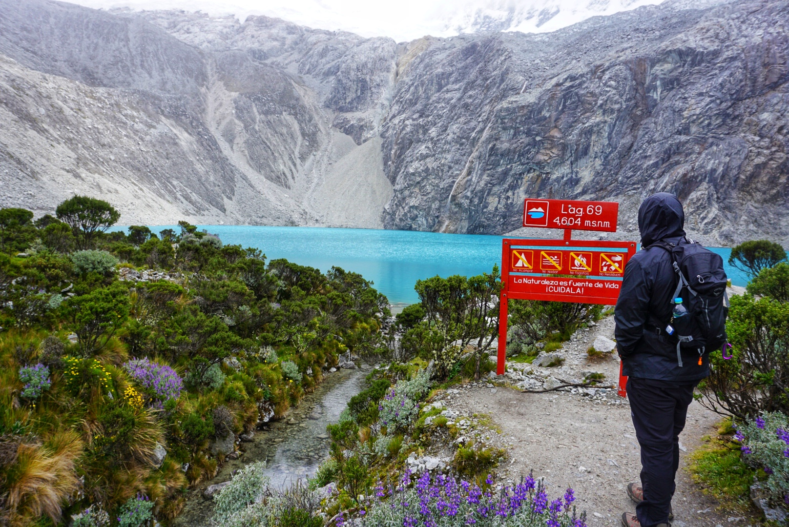 Laguna 69 sits at an altitude of 15,100 feet.